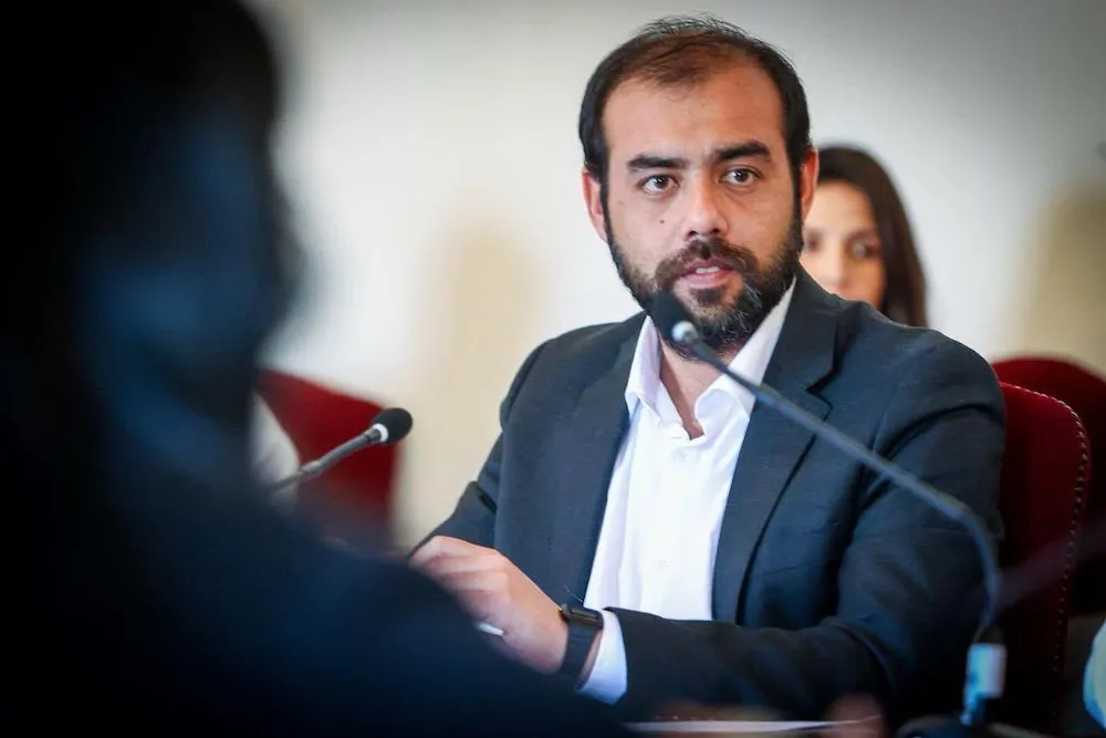 Detienen a exjefe de gabinete de Luciano Rivas por conducir bajo efectos del alcohol